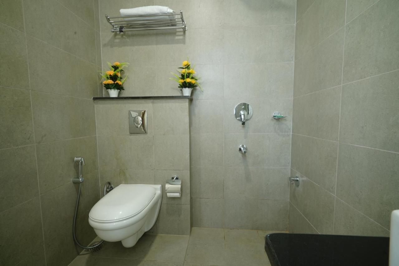 Octave Orchid Vista Hotel Gurgaon Eksteriør billede